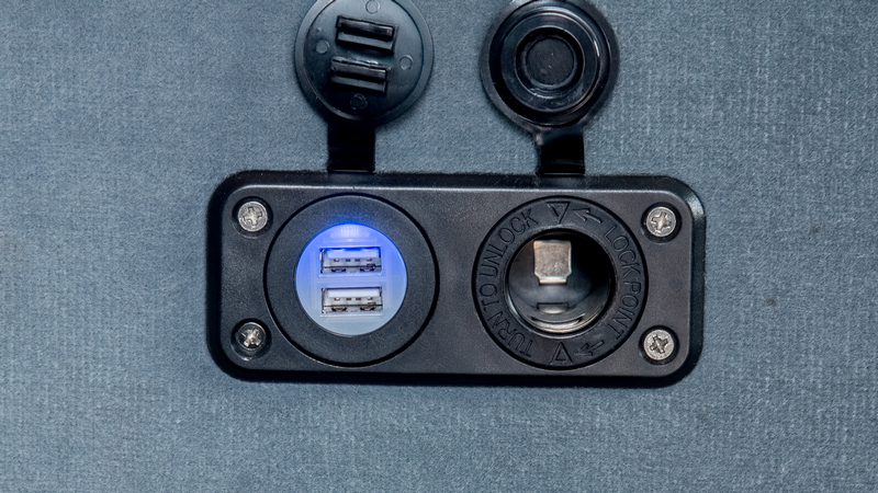7+2 fős Ford Transit mikrobusz