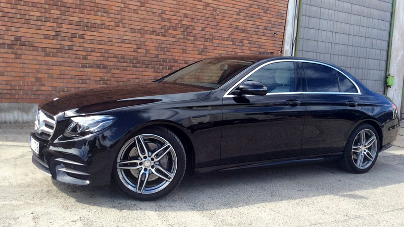2+2 fős Mercedes-Benz E osztály