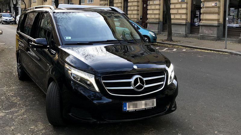 6+2 fős Mercedes V osztály mikrobusz