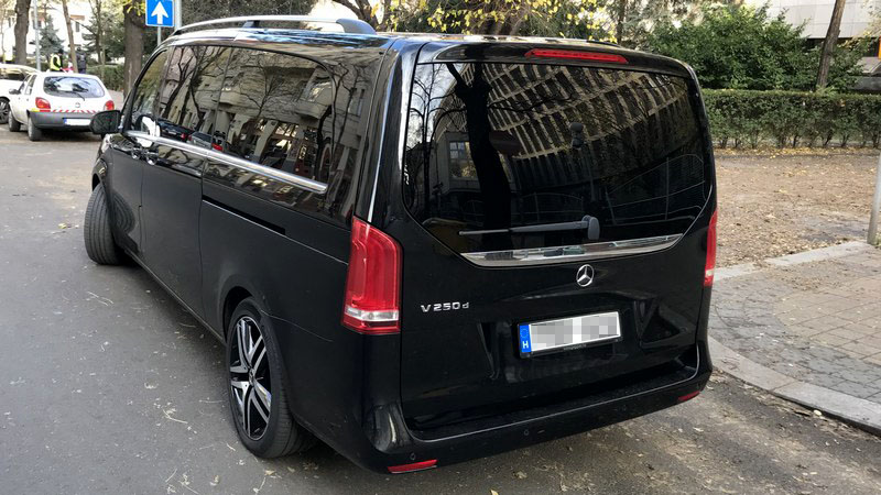 6+2 fős Mercedes V osztály mikrobusz