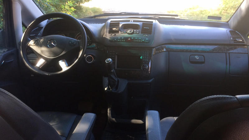 6+2 fős Mercedes Viano mikrobusz