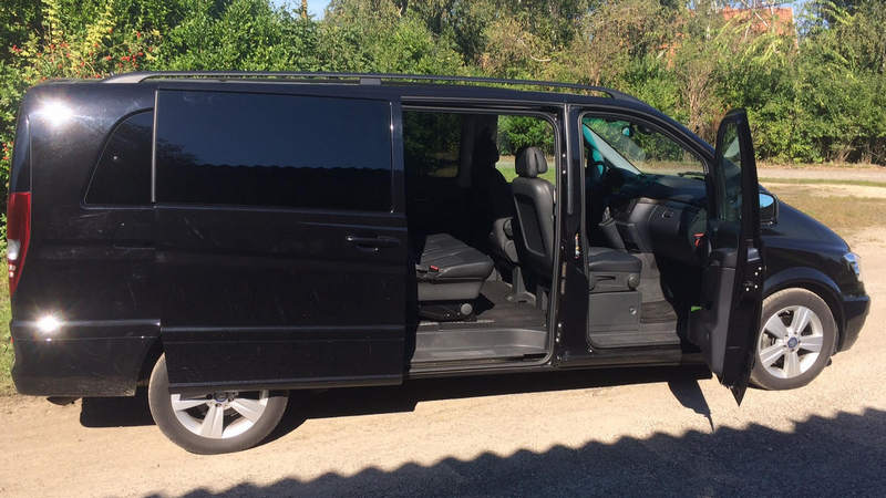 6+2 fős Mercedes Viano mikrobusz