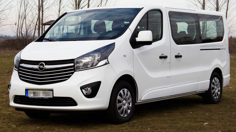 6+3 fős Opel Vivaro