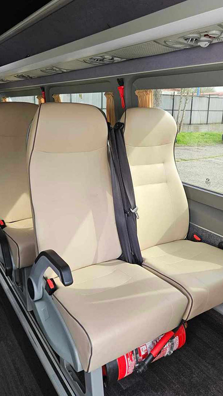 19+2 fős Mercedes Sprinter minibusz
