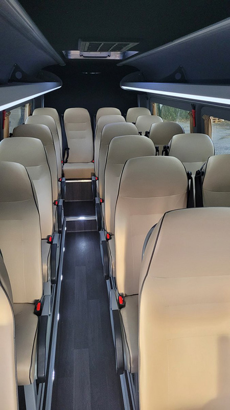 19+2 fős Mercedes Sprinter minibusz