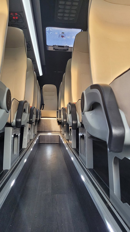 19+2 fős Mercedes Sprinter minibusz