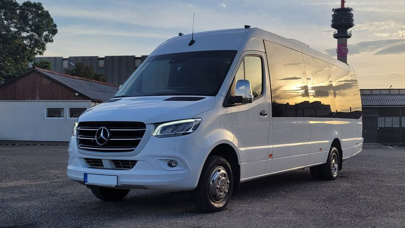 19+2 fős Mercedes Sprinter luxus minibusz