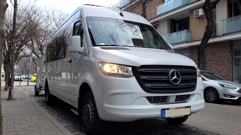 19+2 fős Mercedes Sprinter minibusz