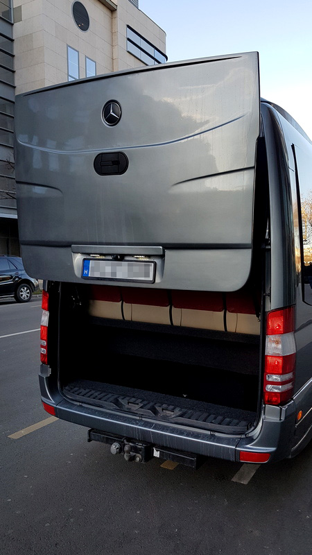 22+2 fős Mercedes Sprinter midibusz