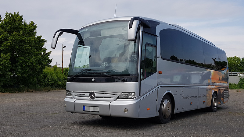 32+2 fős Mercedes Tourino midibusz