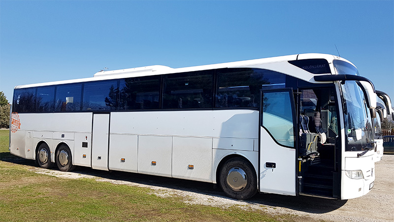 59+2 fős Mercedes-Benz Tourismo R2